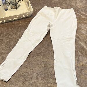 LYSSE Women’s White Stretch Top Jean Legging Capris - Size Medium